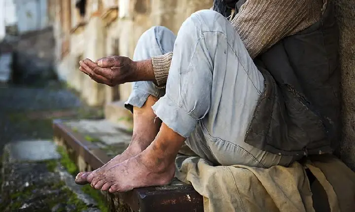 A Crise Social de Porto Seguro: Moradores de Rua e o Desamparo Público