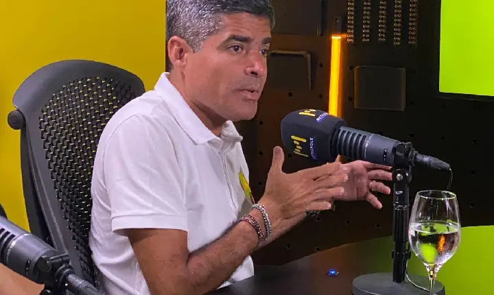 ACM Neto diz que vai congelar 20% dos cargos de confiança do governo para investir em ações sociais, como educação, saúde e segurança