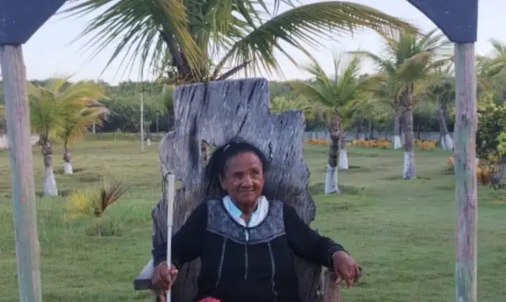 Alunos do SENAC Apoiam Iniciativa da Coconut Experience com Turistas com Deficiência Visual em Porto Seguro