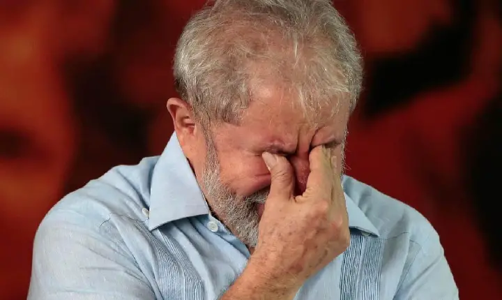 Aprovação do Presidente despenca para 24%, a menor de todos os mandatos