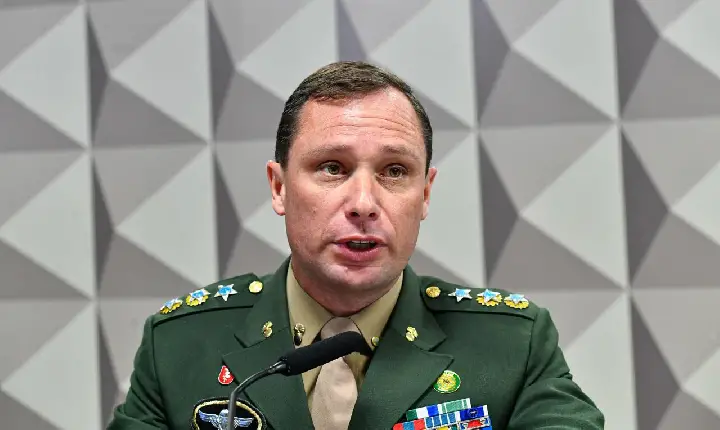 Áudios e selfies indicariam uso de rede social por Mauro Cid, revela revista Veja