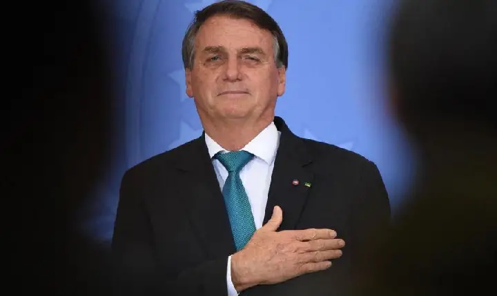 Bolsonaro entra com ação no STF e pede investigação de Moraes por abuso de autoridade