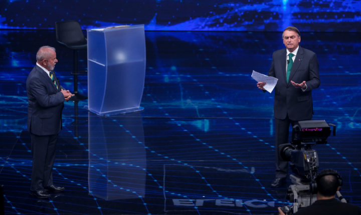 Bolsonaro explora corrupção do governo petista, e Lula ataca gestão do presidente na pandemia