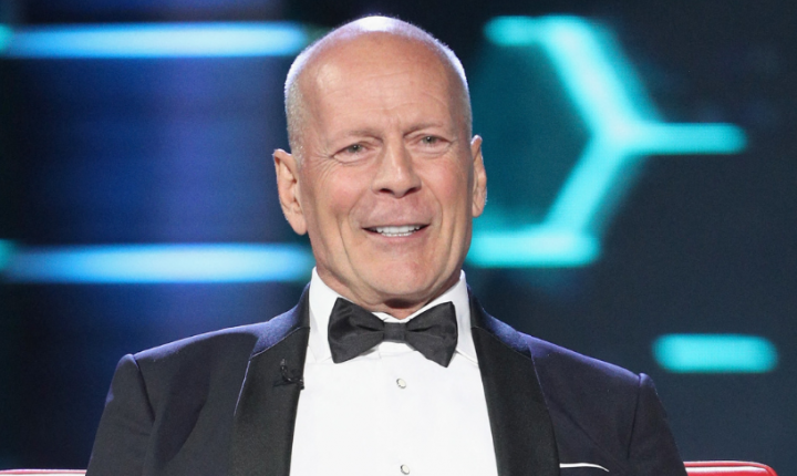 Bruce Willis está agressivo e mãe acredita que ele não a reconhece mais, diz primo