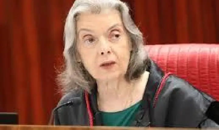 Cármen Lúcia é eleita presidente do TSE e vai comandar as eleições de 2024
