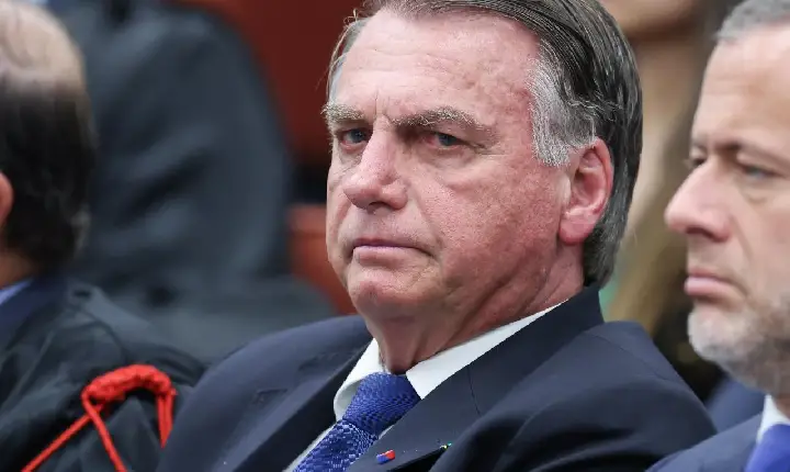 Com Bolsonaro e aliados no banco dos réus, STF inicia julgamento por tentativa de golpe