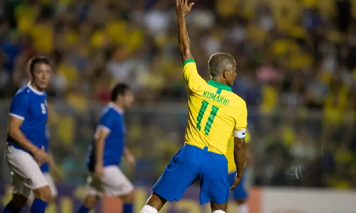 Com mais de R$ 2,5 milhões em dívidas, Romário vive impasse com bens sob risco de penhora