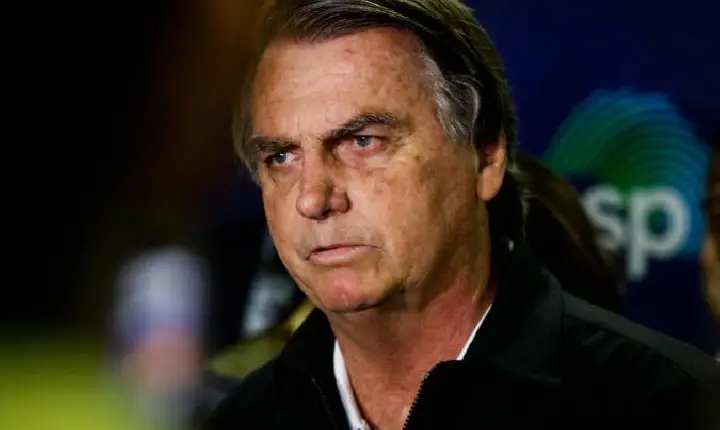 Com placar de 5 a 2, TSE torna Bolsonaro inelegível por oito anos