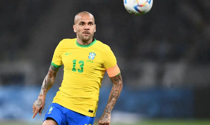 Dani Alves é transferido para outra unidade de prisão em Barcelona, com celas e chuveiros individuais