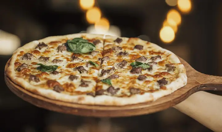 Daniel Alves é absolvido da acusação de estupro na Espanha