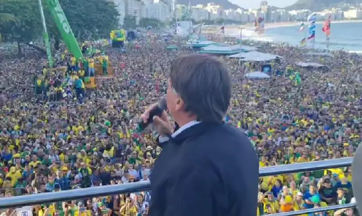 Defesa de Bolsonaro se manifesta após denúncia da PGR