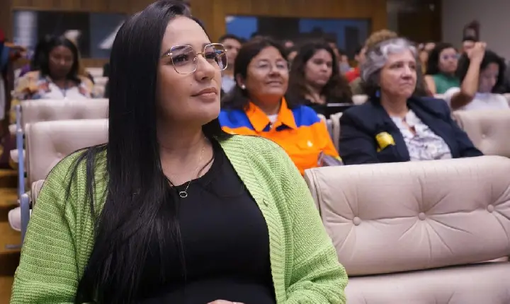 Deputada federal denuncia câmeras escondidas em ap alugado em Brasília