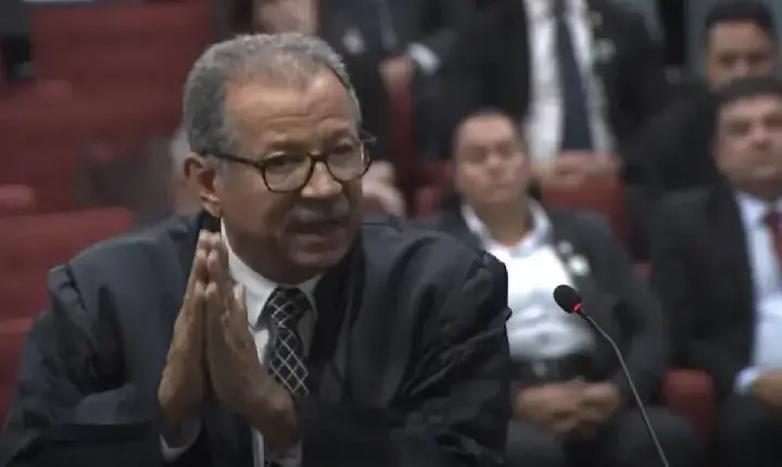 Desembargador convoca paralisação do país após prisão de Bolsonaro