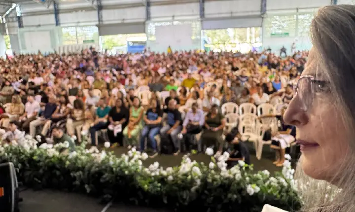 Dra. Raissa Soares na estrada