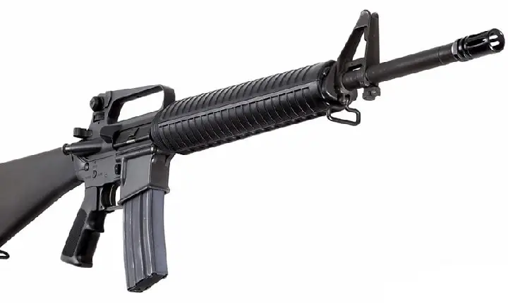 Escola na Flórida sorteia fuzis, munições e pistolas entre alunos e professores