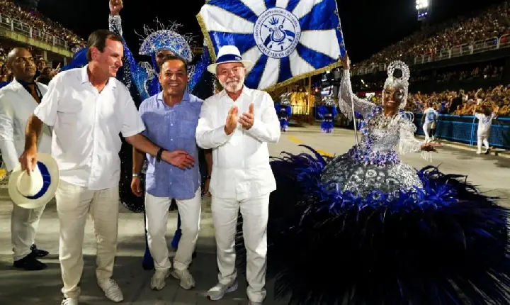 Escola que homenageou Lula, Acadêmicos de Niterói é rebaixada