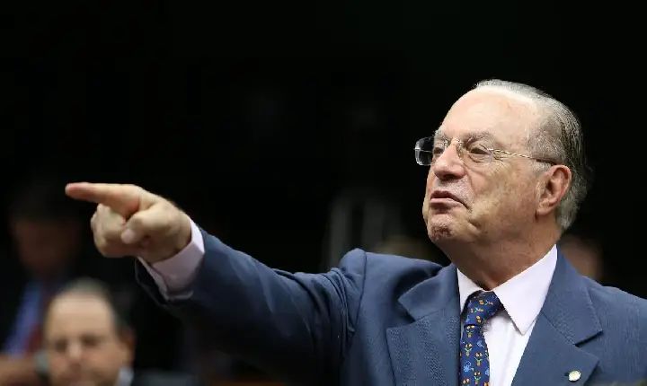 Fachin alega que caso de Maluf se enquadra em indulto natalino e extingue penas do ex-deputado