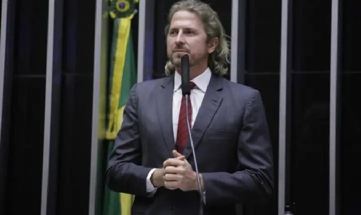 Filho de José Dirceu, condenado na Lava Jato e no Mensalão, vai liderar bancada do PT na Câmara