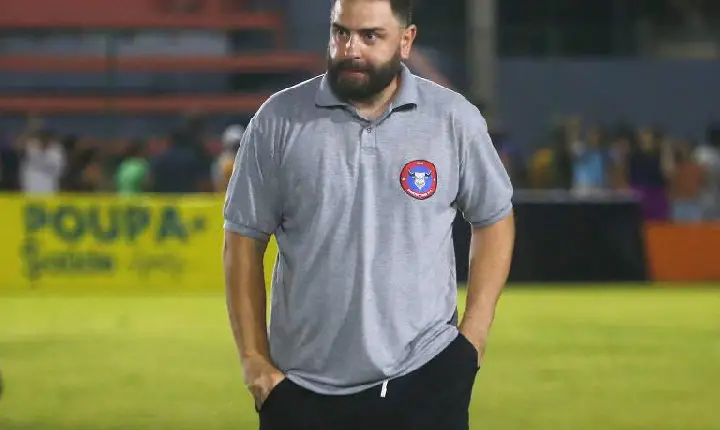 Filho de Lula apaga post e se retrata após culpar Eduardo Leite por tragédia no RS