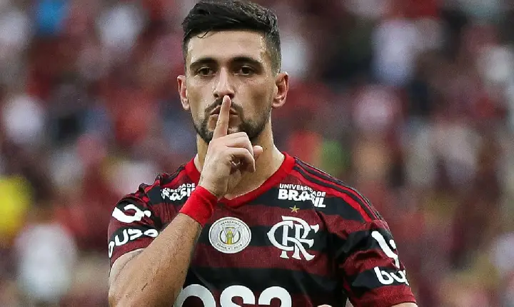 Flamengo bate o Corinthians fora de casa e dá grande passo por classificação na Libertadores