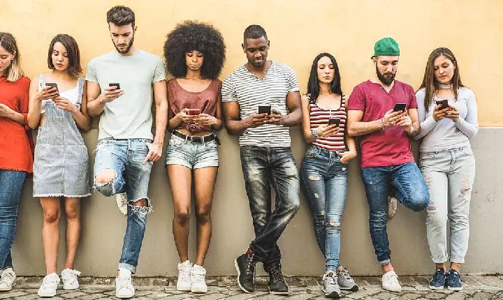 Geração Z e o Mercado de Trabalho: Choque de Realidade ou Sintoma de um Modelo Quebrado?