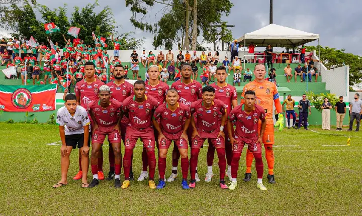 Goleiro falha, se redime e seleção de Porto Seguro reverte placar