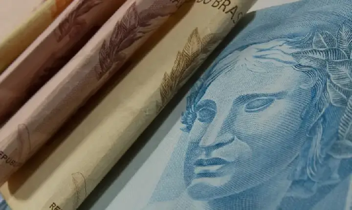 Governo eleva imposto de importação para mais de 1,2 mil produtos