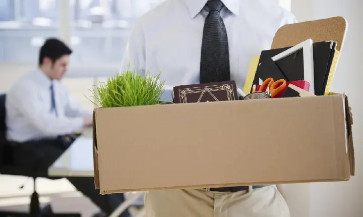 Governo Lula realiza demissão em massa e exonera mais de mil servidores federais