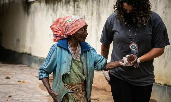 Idosa é resgatada após trabalhar por 72 anos em condições análogas à escravidão