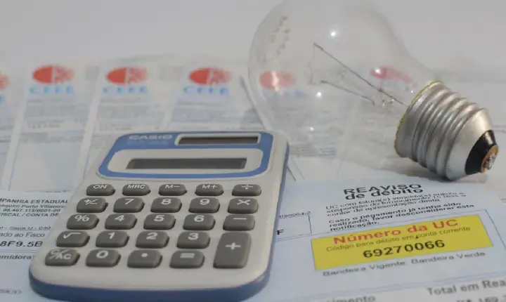 Impasse sobre ICMS impede queda na conta de luz