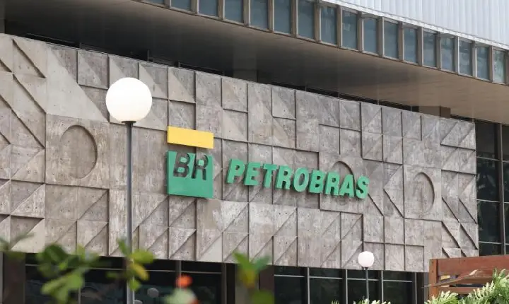 Indefinição na política de preços e medo de intervenção explicam temor sobre rumos da Petrobras