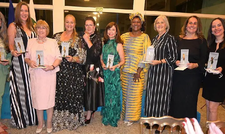 Instituto de Cultura Brasileira Homenageia Mulheres e Porto Seguro foi representada
