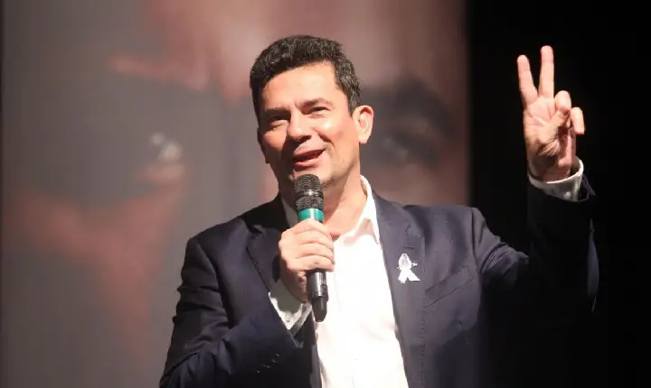 Justiça Eleitoral determina operação de busca e apreensão na casa de Sergio Moro após pedido do PT
