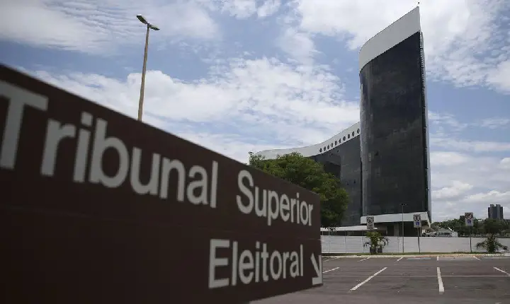 Justiça Eleitoral recebe mais de 10 mil denúncias de propaganda irregular em um mês