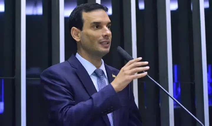 Léo Prates: De Gestor da Pandemia em Salvador a Protagonista na Câmara Federal