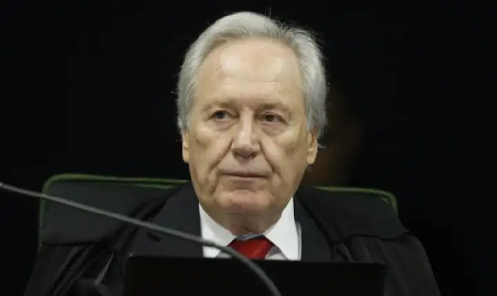 Lewandowski encerra três investigações contra Lula