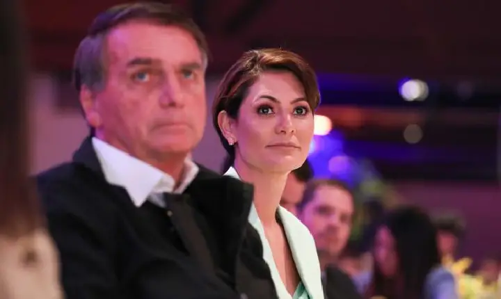 Michelle Bolsonaro critica Lula e afirma que móveis retirados do Palácio da Alvorada eram seus
