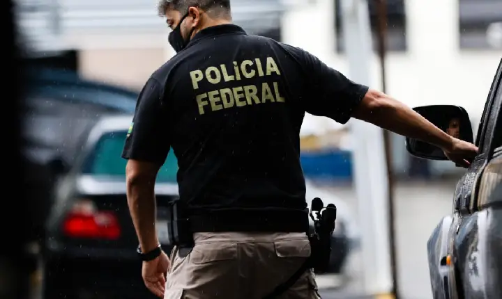 Miliciano de 21 anos, foragido, é preso pela Polícia Federal no Rio de Janeiro