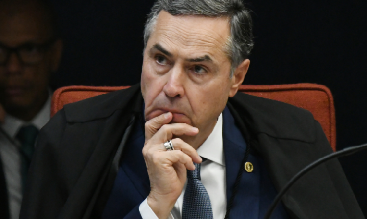 Ministro Luís Roberto Barroso justifica frase polêmica dita a manifestante em Nova York