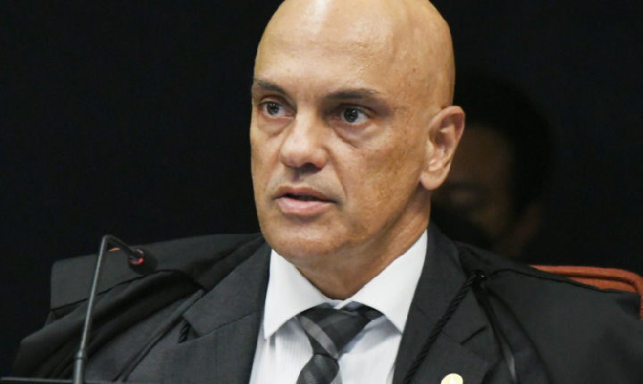 Moraes manda bloquear contas de 43 empresas e pessoas ligadas às manifestações contra a volta do PT