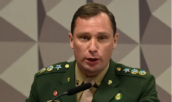 Moraes nega pedido para liberar Mauro Cid de cumprir pena de 2 anos