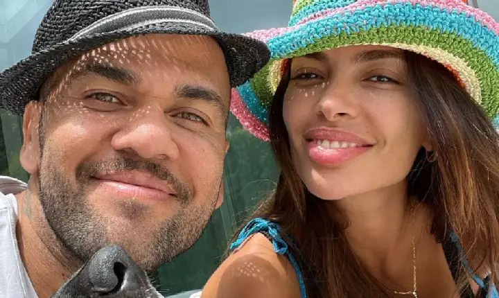 Morte da mãe abala mulher de Daniel Alves em meio à polêmica envolvendo suposto crime do jogador
