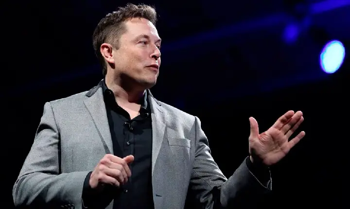 Musk sobe tom e diz que Moraes “interferiu nas eleições do Brasil”