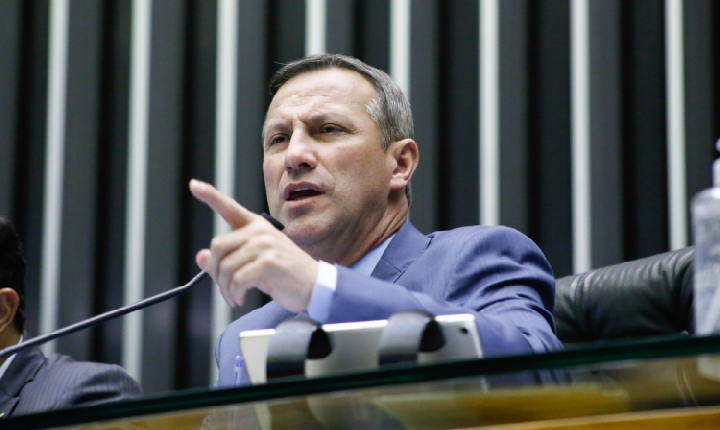 ‘Não há espaço político para aprovação’, afirma Sanderson sobre ‘PEC fura-teto’