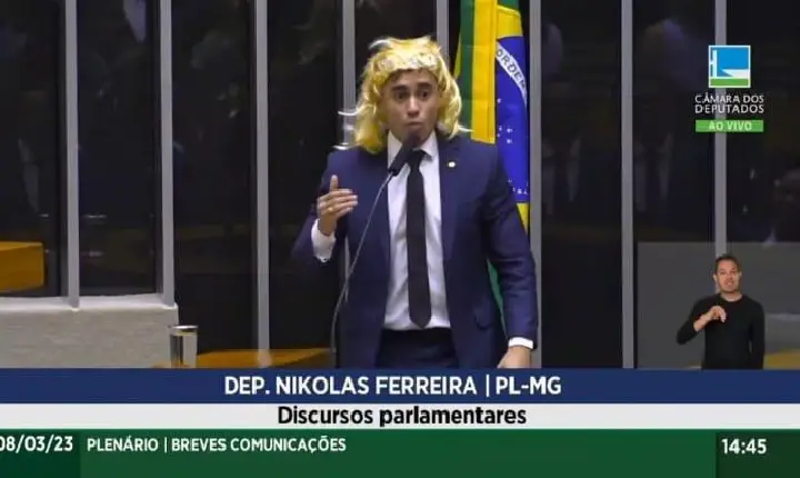 No Dia da Mulher, Nikolas discursa de peruca na tribuna da Câmara: ‘Deputada Nicole’