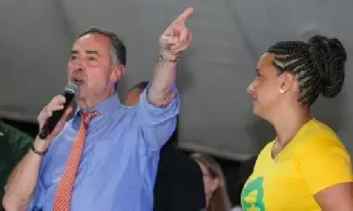 “Nós derrotamos o bolsonarismo”, diz Barroso na UNE