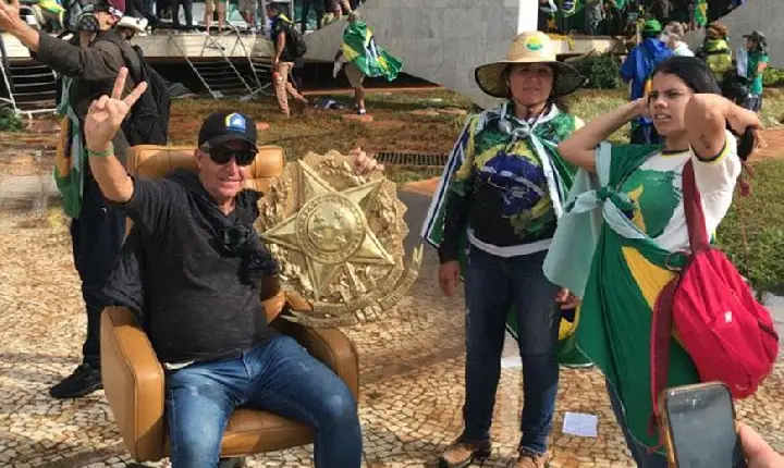 Nova fase da Operação Lesa Pátria: homem que sentou na cadeira de Moraes é preso