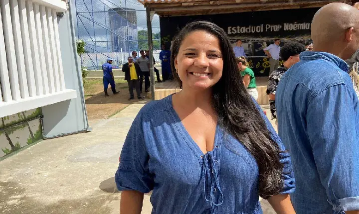 Nova Secretaria de Educação da Bahia, foi afastada por Claúdia Oliveira