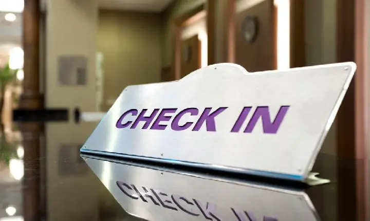 Novas regras de check-in e check-out em hotéis brasileiros: avanço na transparência ou desafio para o setor?