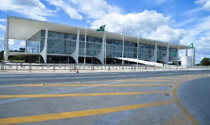 Ossada humana é encontrada em mata próxima ao Palácio do Planalto, em Brasília